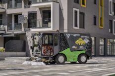 GREEN MACHINES 720ZE Electric Street Sweeper, image 6