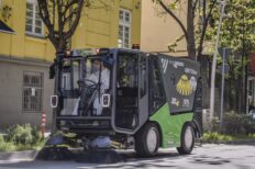 GREEN MACHINES 720ZE Electric Street Sweeper, image 4